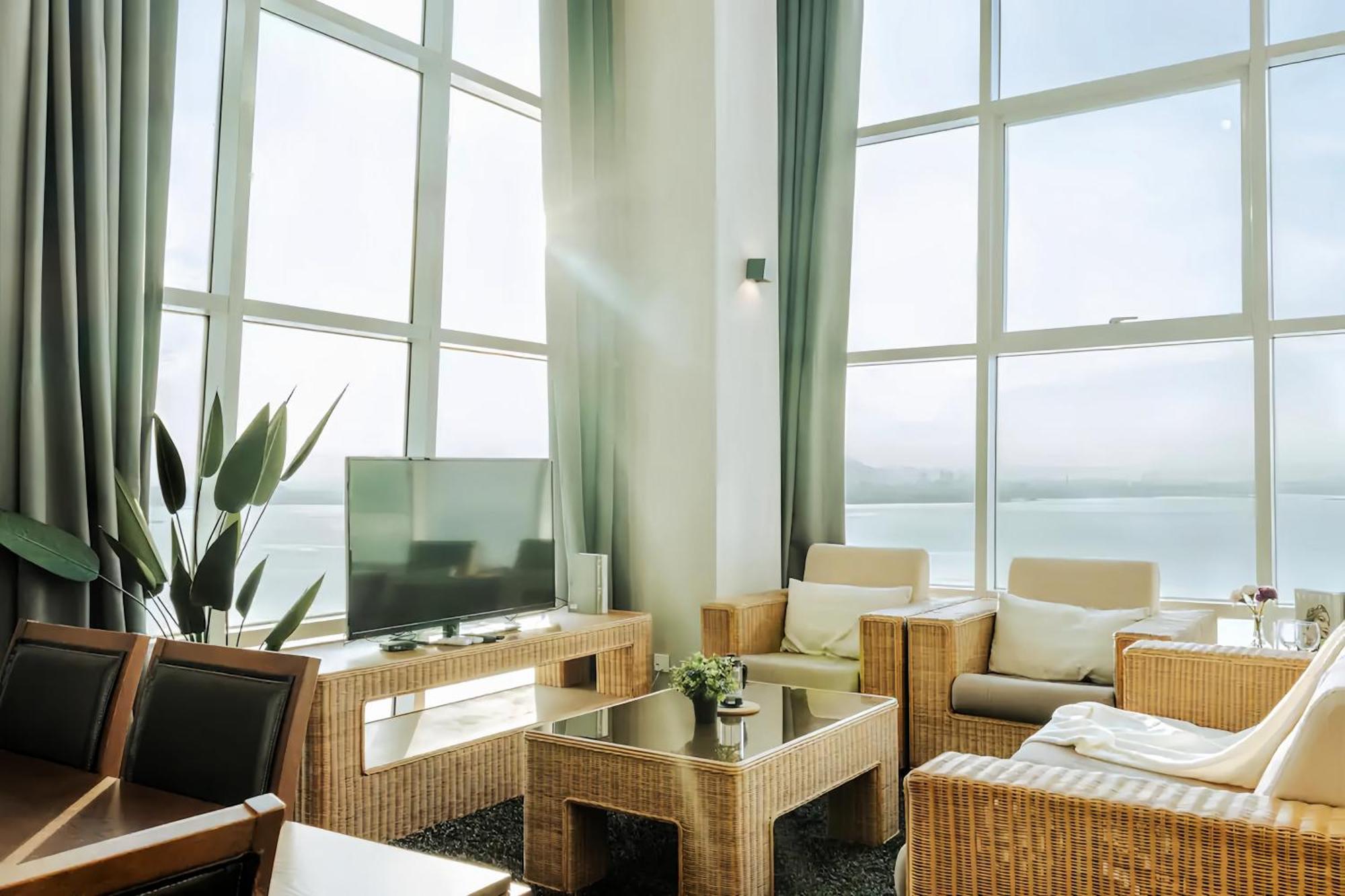 Maritime Seaview Suites Penang George Town Ngoại thất bức ảnh