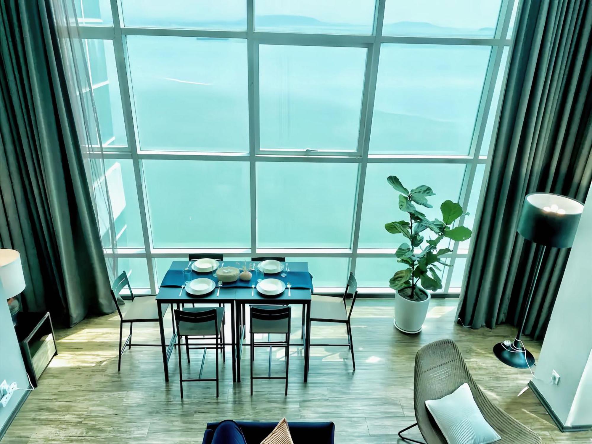 Maritime Seaview Suites Penang George Town Ngoại thất bức ảnh